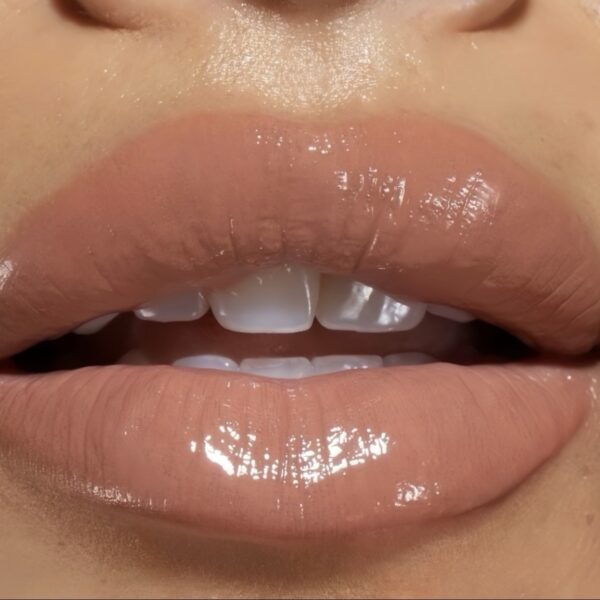 ‘‘Bombshell‘‘ Velvet Liquid Lipstick - Image 3